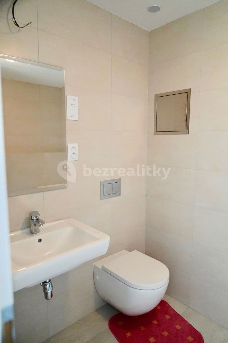 Prenájom bytu 2-izbový 62 m², Zvěřinova, Praha, Praha Prenájom bytu 2-izbový 62 m², Zvěřinova, Praha, Praha