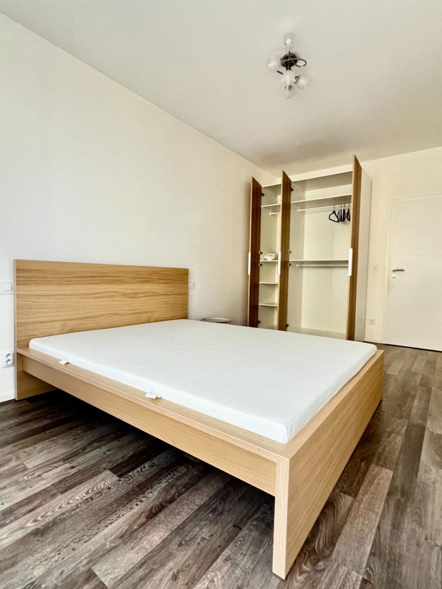 Prenájom bytu 2-izbový 62 m², Zvěřinova, Praha, Praha Prenájom bytu 2-izbový 62 m², Zvěřinova, Praha, Praha