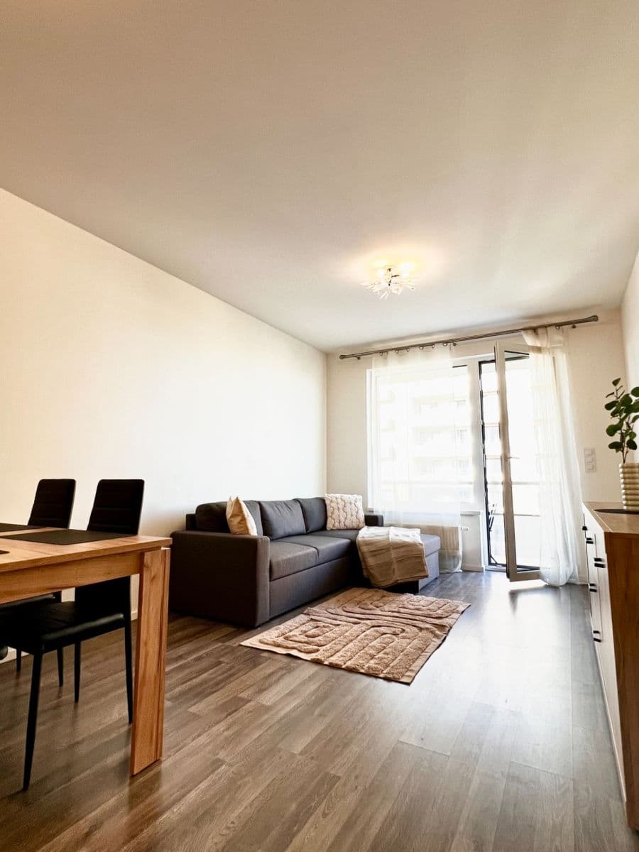 Prenájom bytu 2-izbový 62 m², Zvěřinova, Praha, Praha Prenájom bytu 2-izbový 62 m², Zvěřinova, Praha, Praha