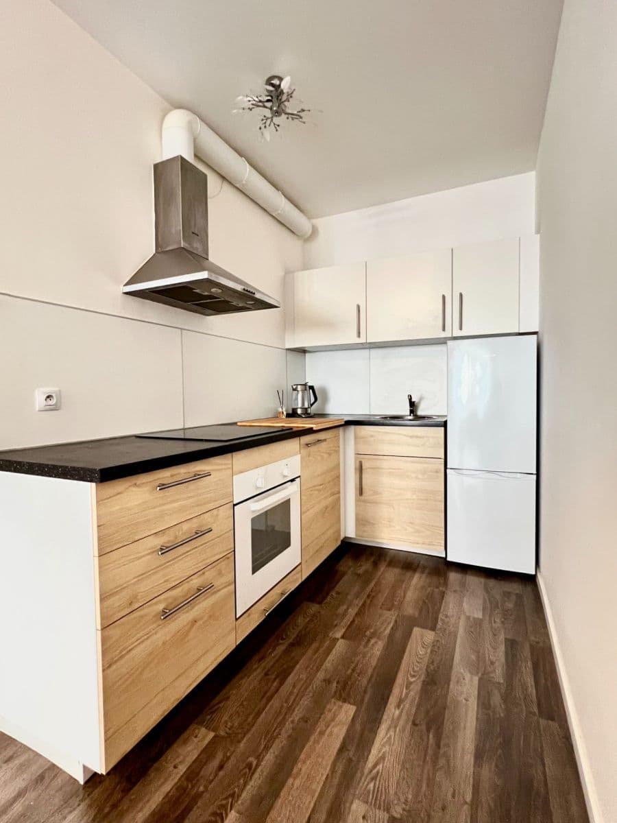 Prenájom bytu 2-izbový 62 m², Zvěřinova, Praha, Praha Prenájom bytu 2-izbový 62 m², Zvěřinova, Praha, Praha
