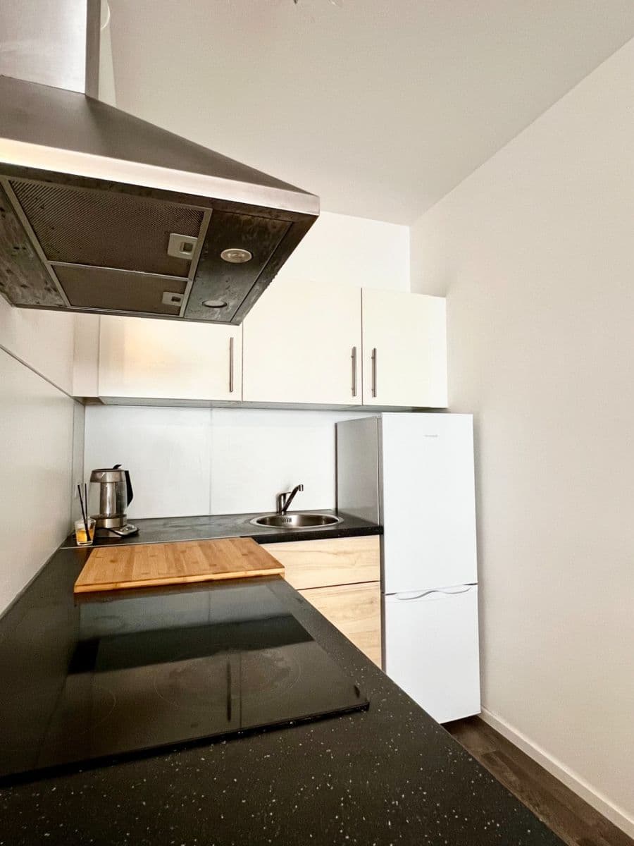 Prenájom bytu 2-izbový 62 m², Zvěřinova, Praha, Praha Prenájom bytu 2-izbový 62 m², Zvěřinova, Praha, Praha