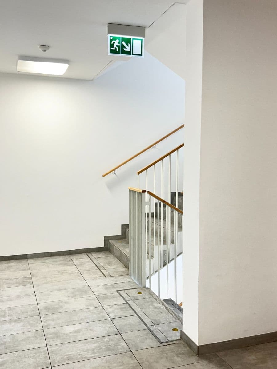Prenájom bytu 2-izbový 62 m², Zvěřinova, Praha, Praha Prenájom bytu 2-izbový 62 m², Zvěřinova, Praha, Praha