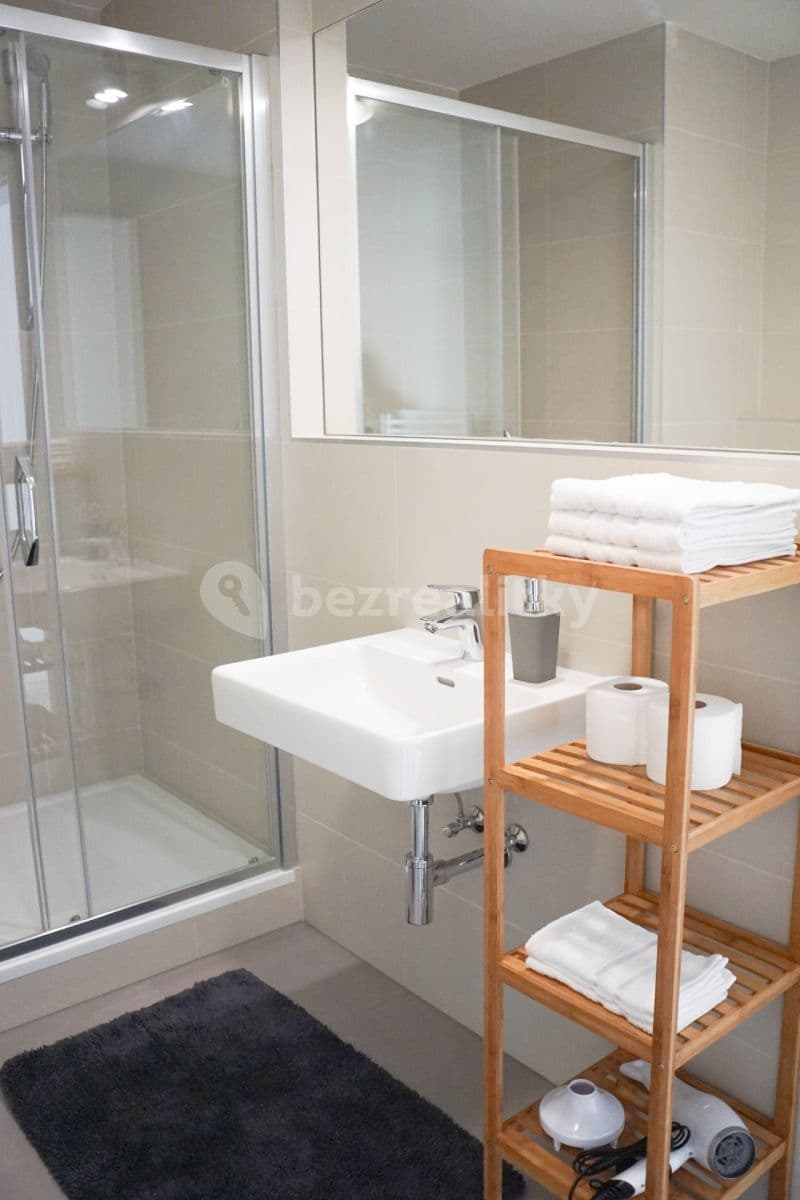 Prenájom bytu 2-izbový 60 m², Pod Kavalírkou, Praha, Praha Prenájom bytu 2-izbový 60 m², Pod Kavalírkou, Praha, Praha