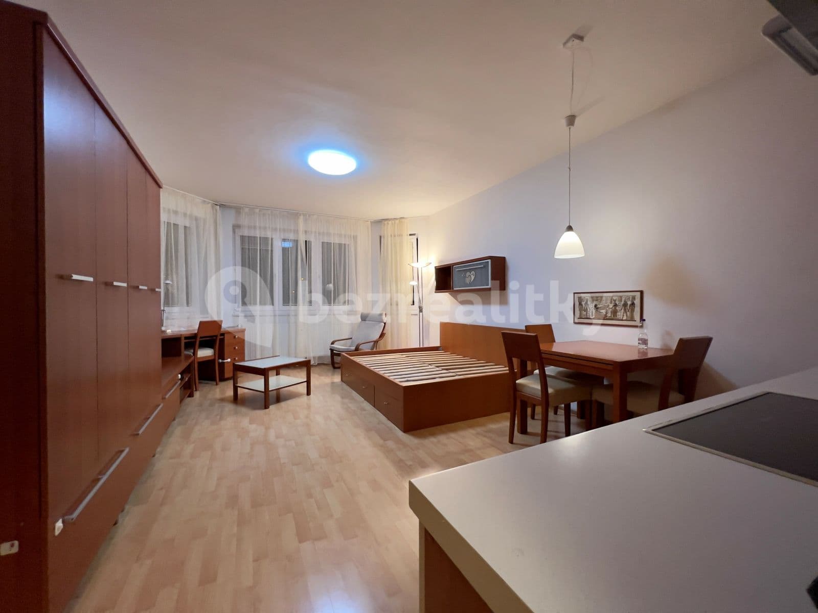 Prenájom bytu 1-izbový 37 m², Stará náves, Praha, Praha Prenájom bytu 1-izbový 37 m², Stará náves, Praha, Praha