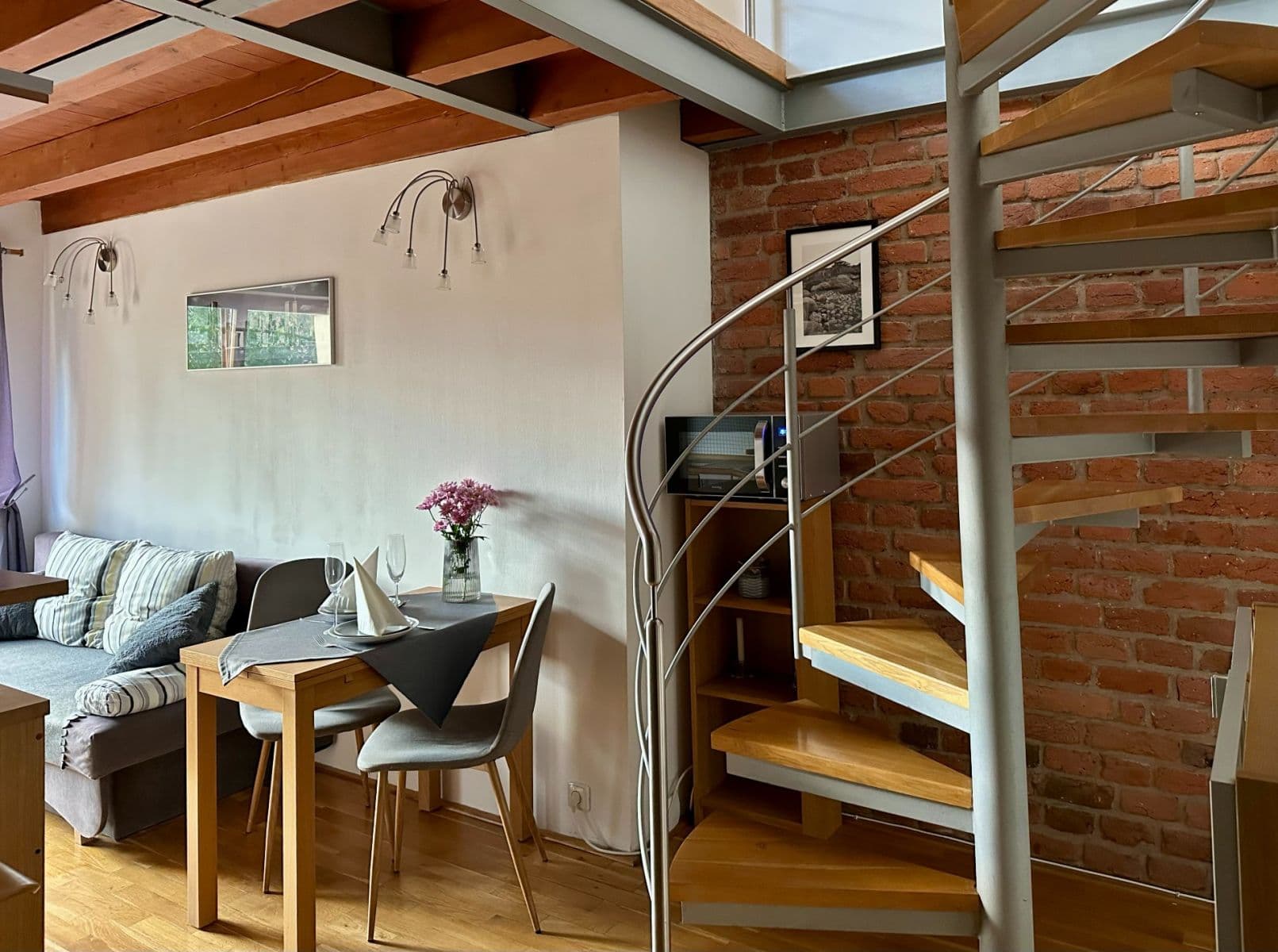 Prenájom bytu 2-izbový 50 m², Hořejší nábřeží, Praha, Praha Prenájom bytu 2-izbový 50 m², Hořejší nábřeží, Praha, Praha