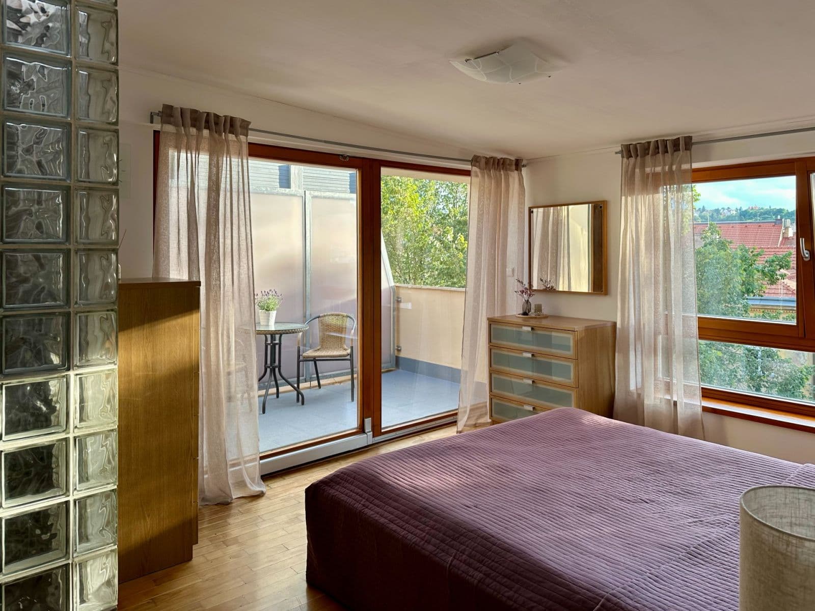 Prenájom bytu 2-izbový 50 m², Hořejší nábřeží, Praha, Praha Prenájom bytu 2-izbový 50 m², Hořejší nábřeží, Praha, Praha