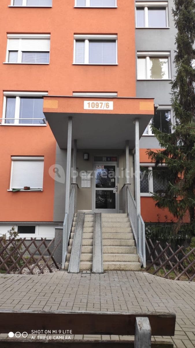 Prenájom bytu 1-izbový 35 m², Žufanova, Praha, Praha