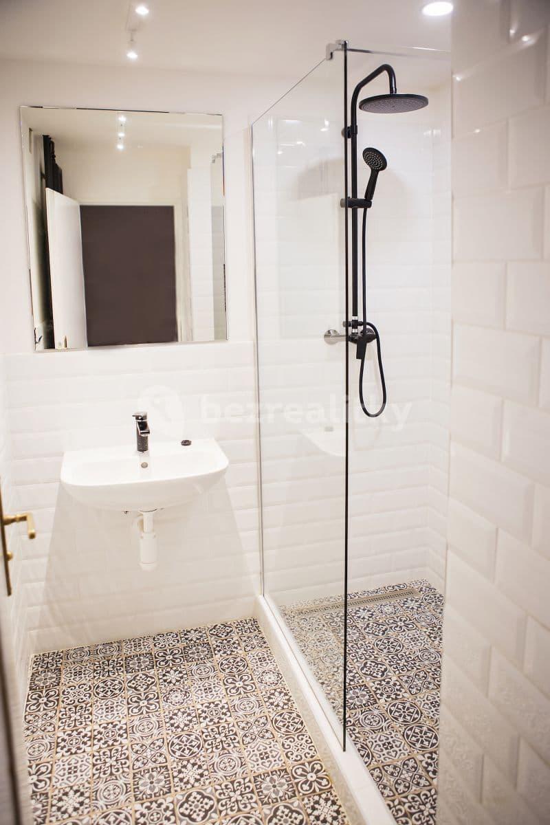 Prenájom bytu 2-izbový 72 m², Vinohradská, Praha, Praha Prenájom bytu 2-izbový 72 m², Vinohradská, Praha, Praha