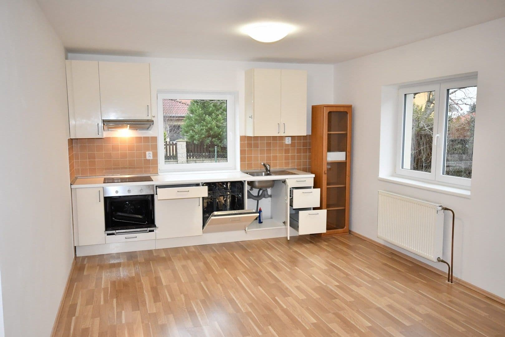 Prenájom domu 200 m², pozemek 730 m², Seifertova, Velké Přílepy, Středočeský kraj Prenájom domu 200 m², pozemek 730 m², Seifertova, Velké Přílepy, Středočeský kraj