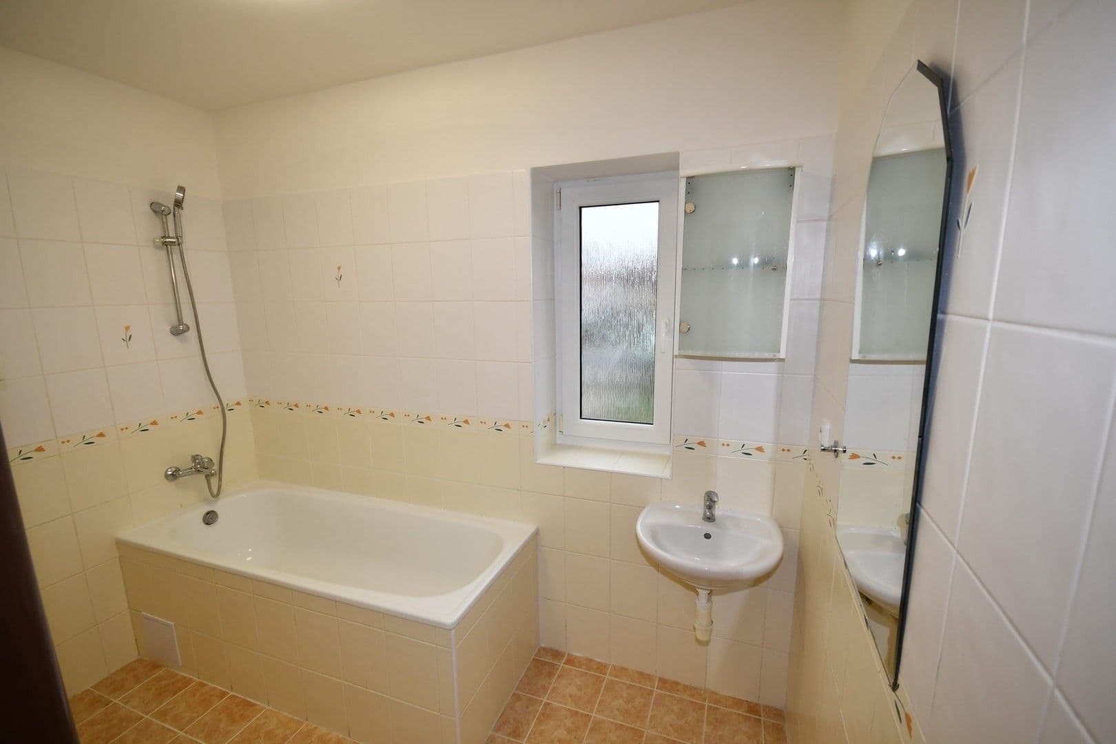 Prenájom domu 200 m², pozemek 730 m², Seifertova, Velké Přílepy, Středočeský kraj Prenájom domu 200 m², pozemek 730 m², Seifertova, Velké Přílepy, Středočeský kraj