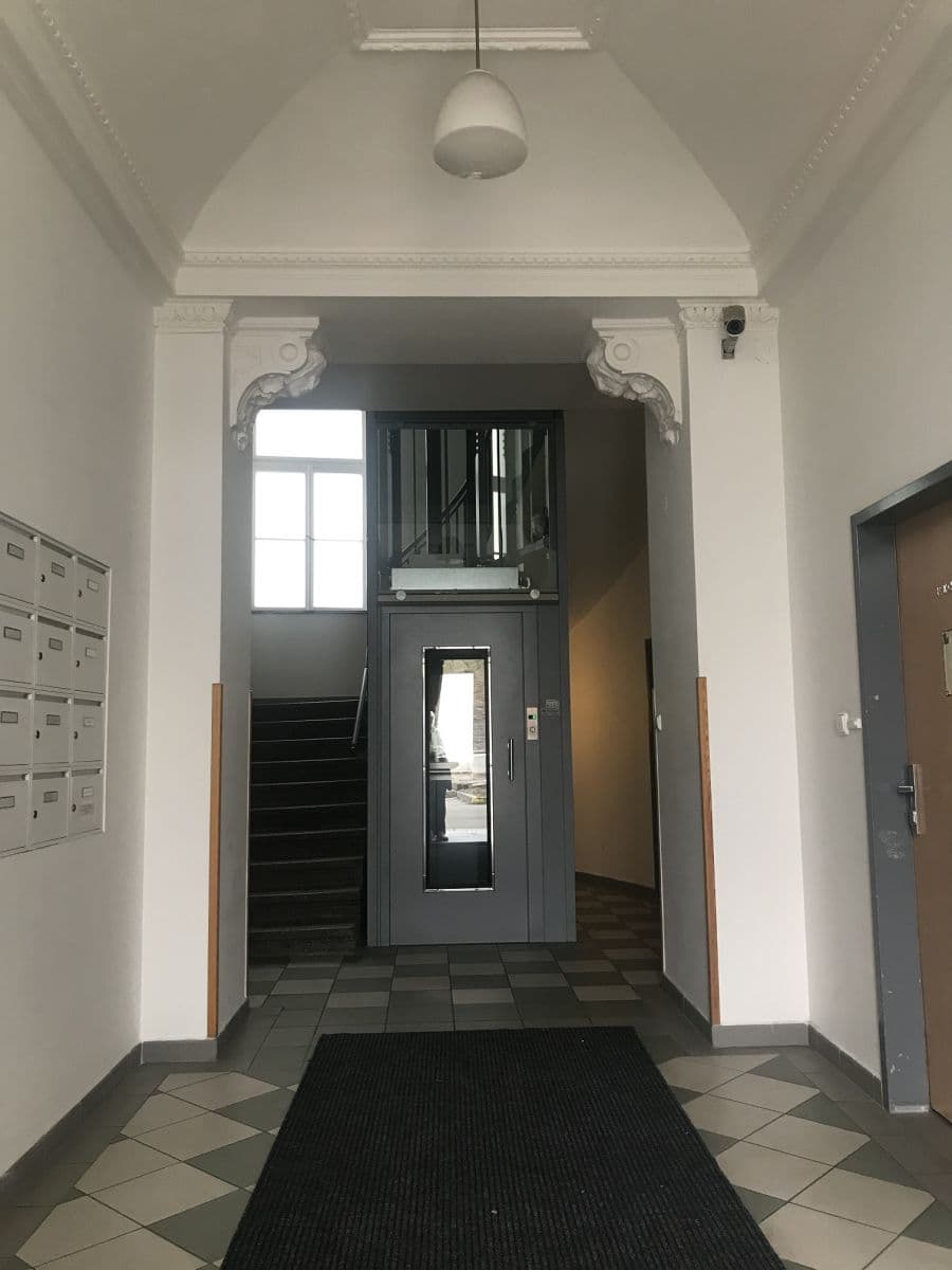 Prenájom bytu 1-izbový 38 m², Na Ostrůvku, Praha, Praha Prenájom bytu 1-izbový 38 m², Na Ostrůvku, Praha, Praha