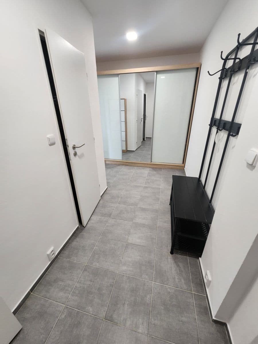 Prenájom bytu 2-izbový 40 m², Křivá, Praha, Praha Prenájom bytu 2-izbový 40 m², Křivá, Praha, Praha