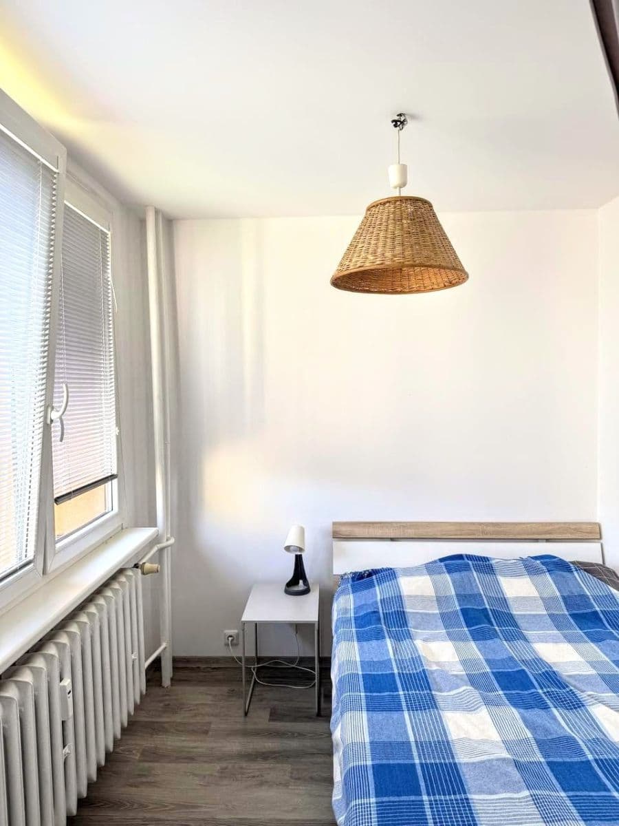 Prenájom bytu 2-izbový 40 m², Křivá, Praha, Praha Prenájom bytu 2-izbový 40 m², Křivá, Praha, Praha