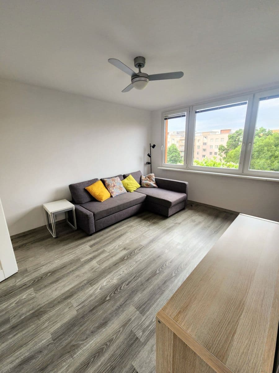 Prenájom bytu 2-izbový 40 m², Křivá, Praha, Praha Prenájom bytu 2-izbový 40 m², Křivá, Praha, Praha