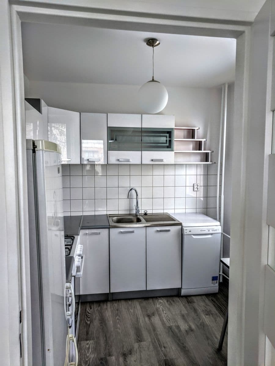 Prenájom bytu 2-izbový 40 m², Křivá, Praha, Praha Prenájom bytu 2-izbový 40 m², Křivá, Praha, Praha