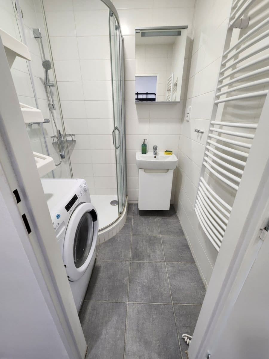 Prenájom bytu 2-izbový 40 m², Křivá, Praha, Praha Prenájom bytu 2-izbový 40 m², Křivá, Praha, Praha