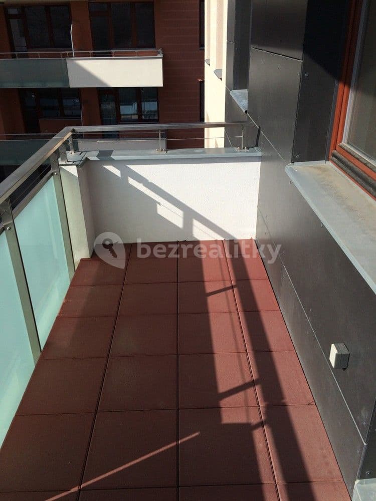 Prenájom bytu 2-izbový 40 m², Pod dvorem, Praha, Praha Prenájom bytu 2-izbový 40 m², Pod dvorem, Praha, Praha