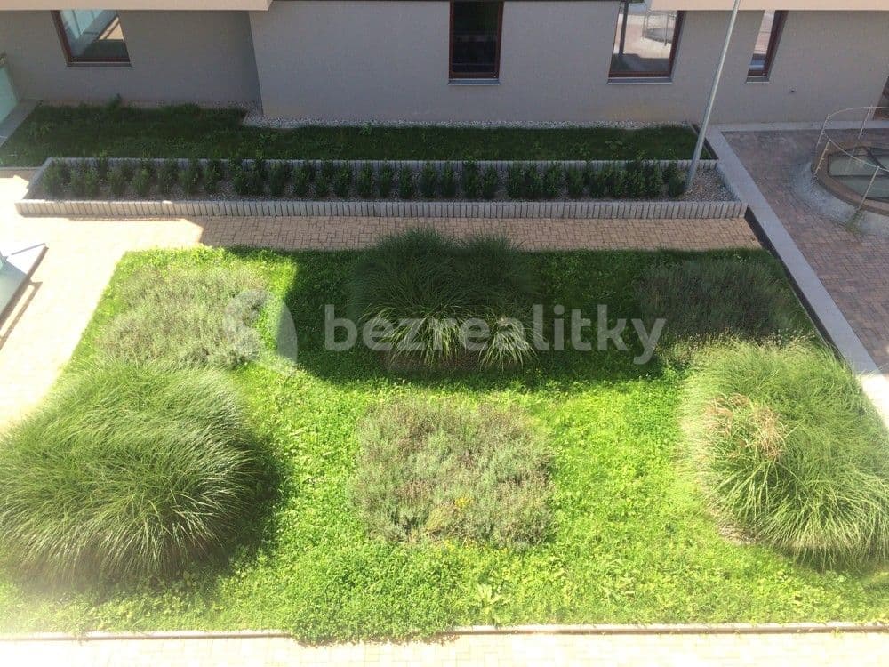 Prenájom bytu 2-izbový 40 m², Pod dvorem, Praha, Praha Prenájom bytu 2-izbový 40 m², Pod dvorem, Praha, Praha