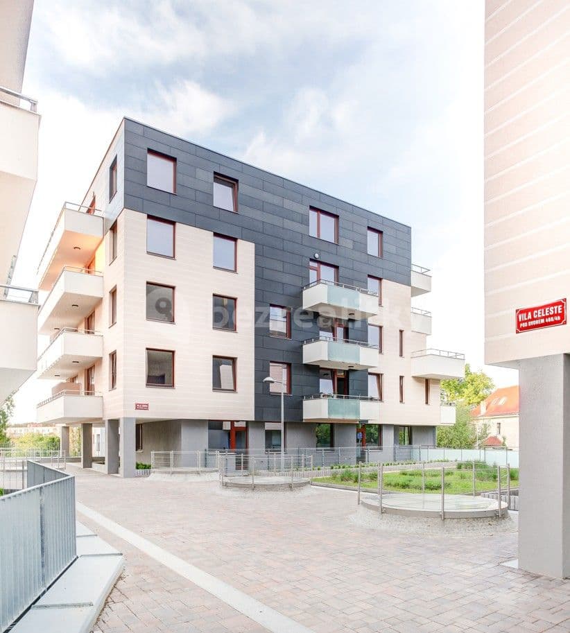 Prenájom bytu 2-izbový 40 m², Pod dvorem, Praha, Praha Prenájom bytu 2-izbový 40 m², Pod dvorem, Praha, Praha