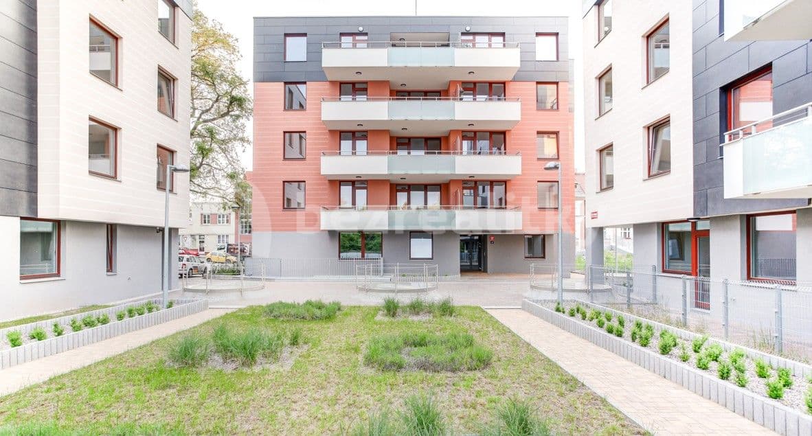Prenájom bytu 2-izbový 40 m², Pod dvorem, Praha, Praha Prenájom bytu 2-izbový 40 m², Pod dvorem, Praha, Praha