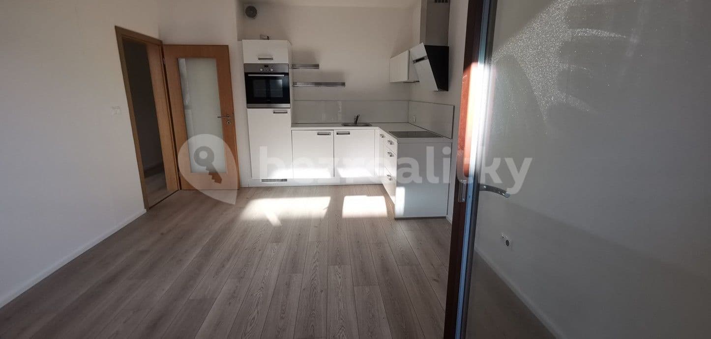 Prenájom bytu 2-izbový 40 m², Pod dvorem, Praha, Praha Prenájom bytu 2-izbový 40 m², Pod dvorem, Praha, Praha