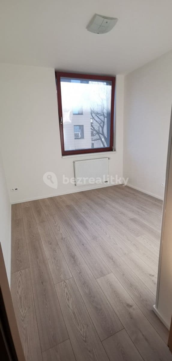 Prenájom bytu 2-izbový 40 m², Pod dvorem, Praha, Praha Prenájom bytu 2-izbový 40 m², Pod dvorem, Praha, Praha