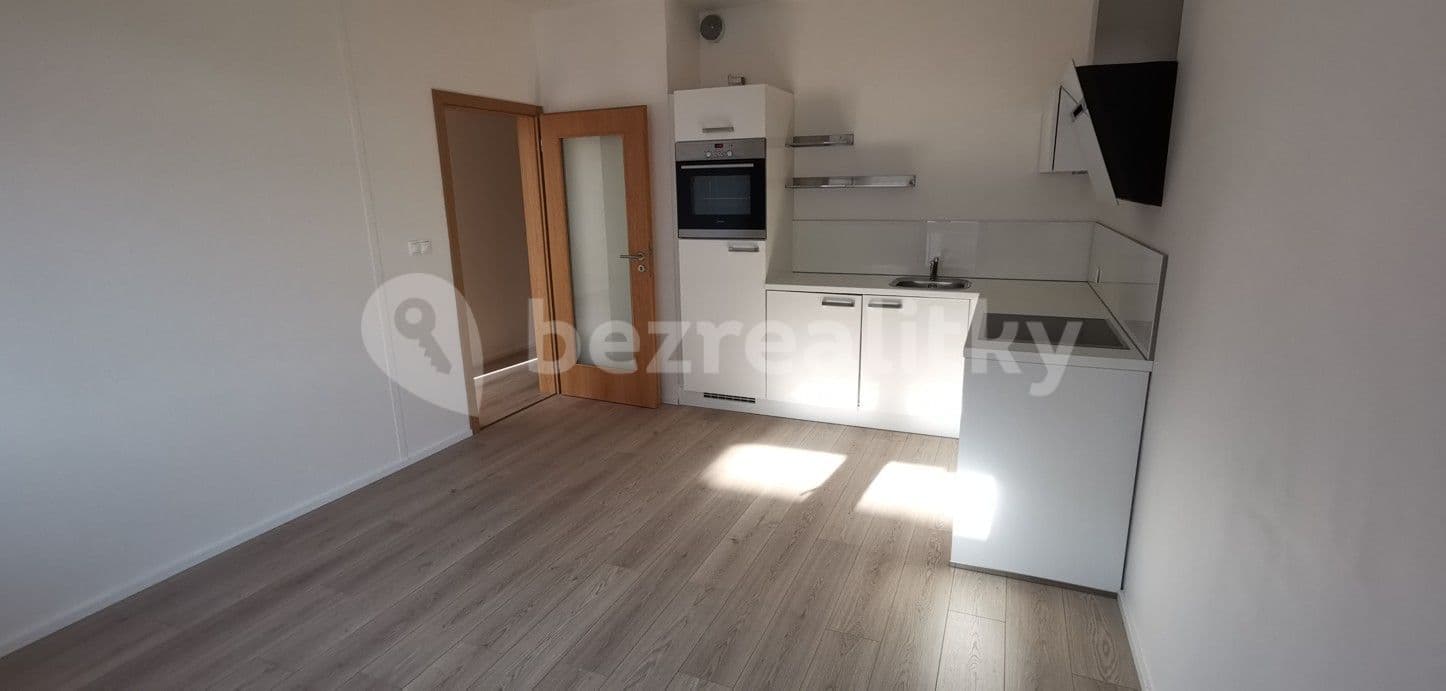 Prenájom bytu 2-izbový 40 m², Pod dvorem, Praha, Praha Prenájom bytu 2-izbový 40 m², Pod dvorem, Praha, Praha