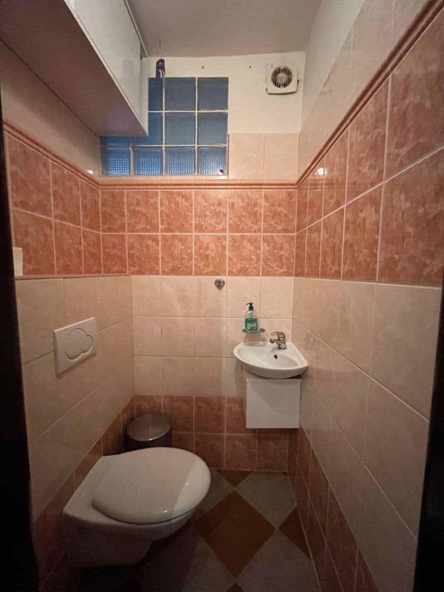 Prenájom bytu 3-izbový 102 m², Družstevní, Hustopeče, Jihomoravský kraj Prenájom bytu 3-izbový 102 m², Družstevní, Hustopeče, Jihomoravský kraj