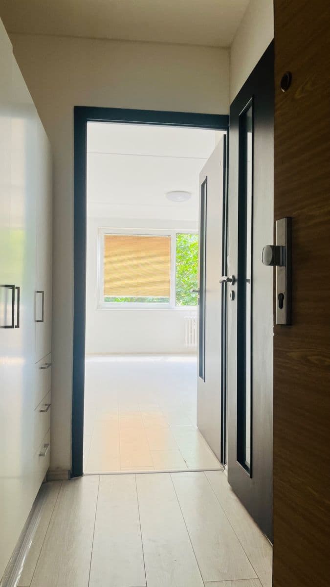 Prenájom bytu Garsoniéra 31 m², Werichova, Praha, Praha Prenájom bytu Garsoniéra 31 m², Werichova, Praha, Praha