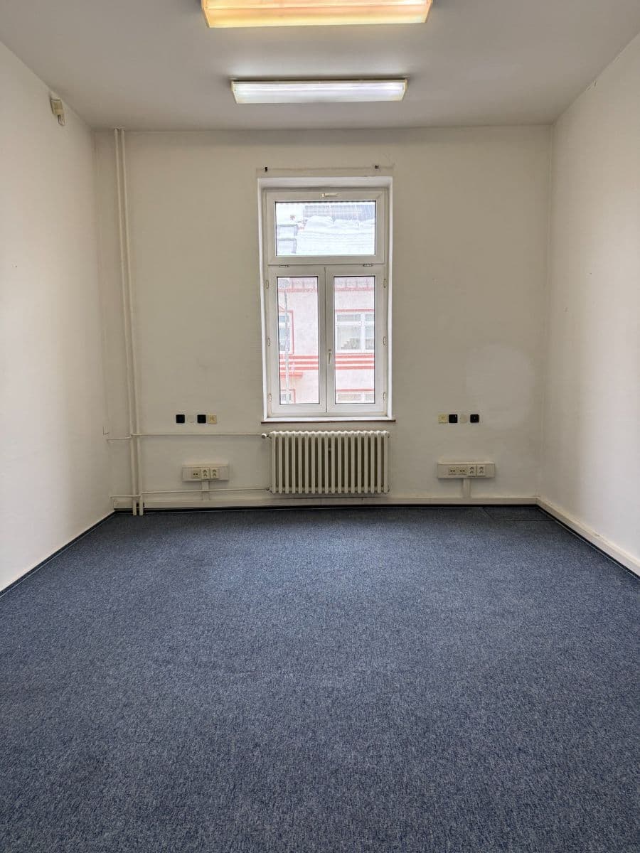 Prenájom kancelárie 26 m², Školní, Chomutov, Ústecký kraj Prenájom kancelárie 26 m², Školní, Chomutov, Ústecký kraj