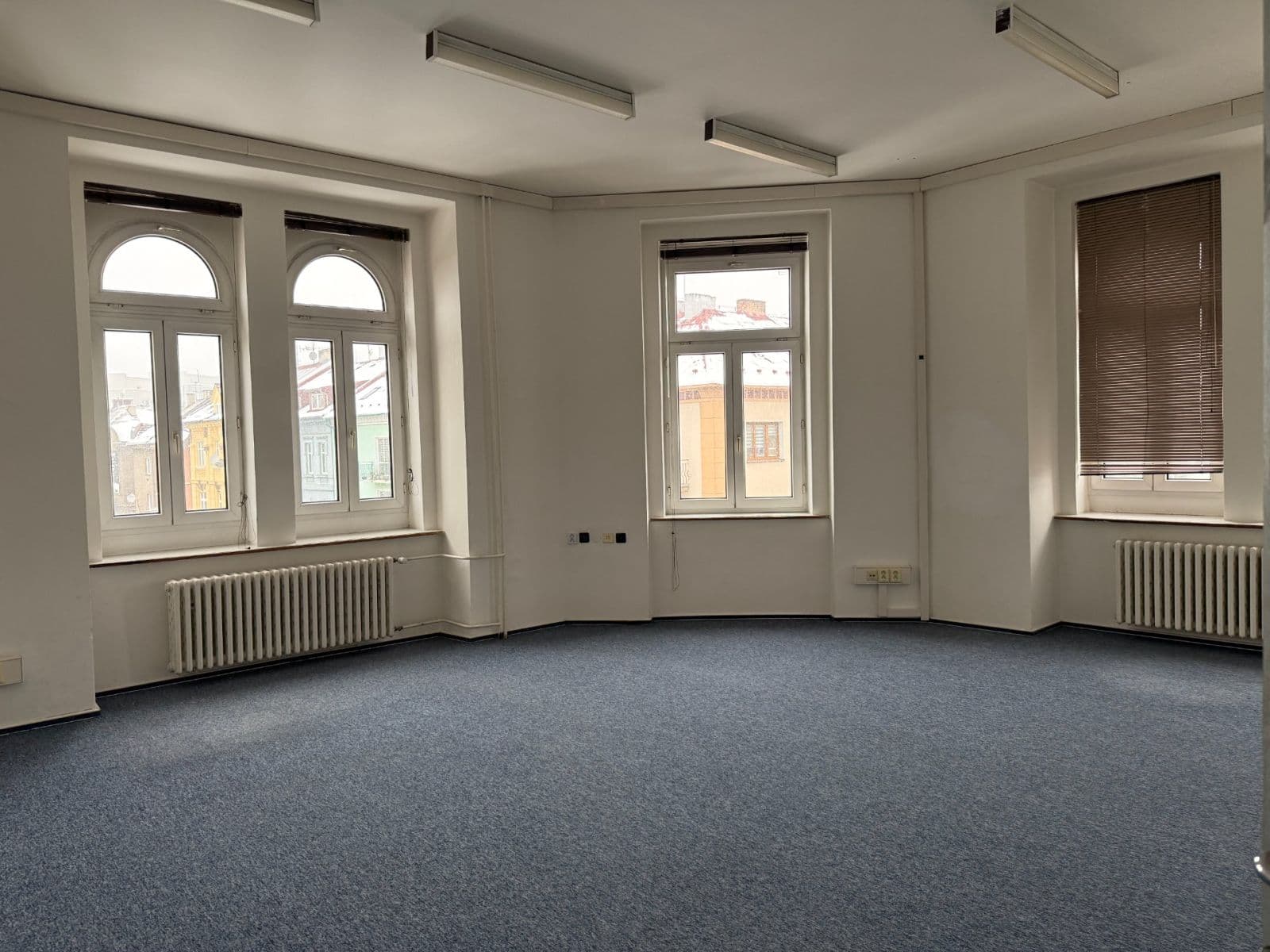 Prenájom kancelárie 26 m², Školní, Chomutov, Ústecký kraj Prenájom kancelárie 26 m², Školní, Chomutov, Ústecký kraj