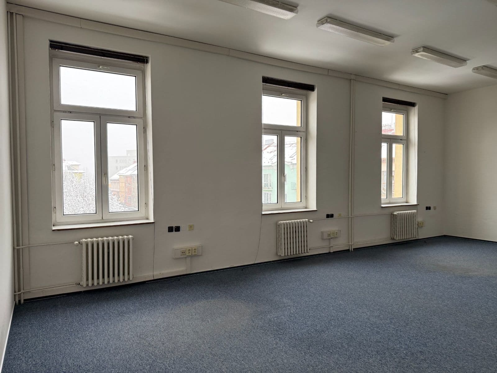 Prenájom kancelárie 26 m², Školní, Chomutov, Ústecký kraj Prenájom kancelárie 26 m², Školní, Chomutov, Ústecký kraj