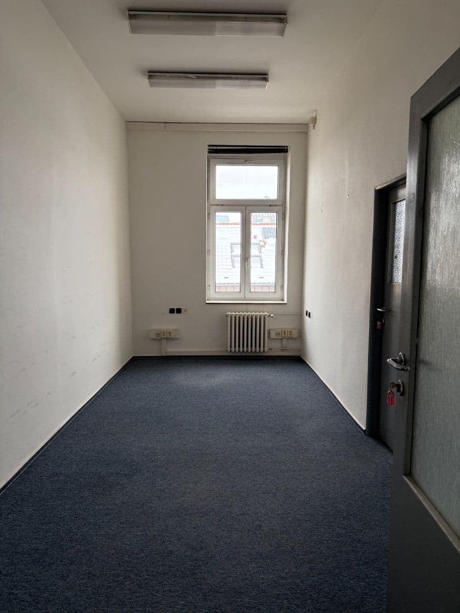 Prenájom kancelárie 26 m², Školní, Chomutov, Ústecký kraj Prenájom kancelárie 26 m², Školní, Chomutov, Ústecký kraj