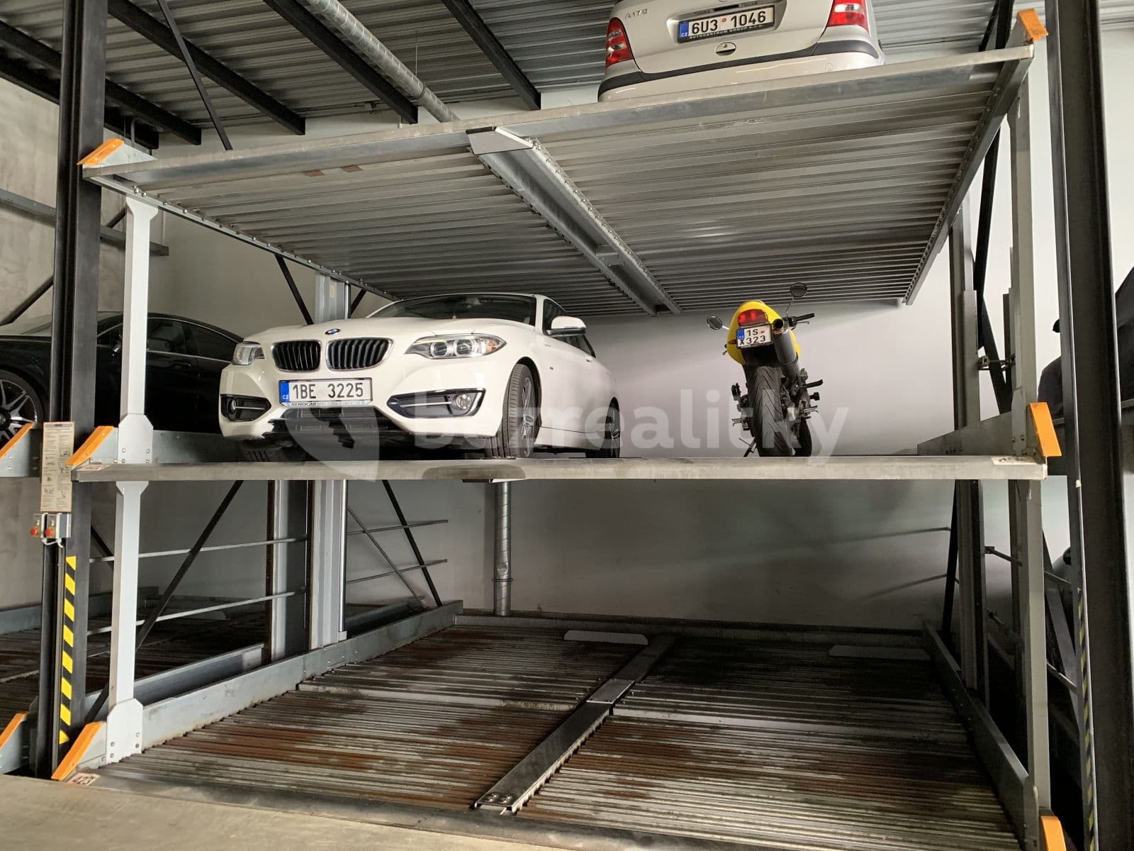 Prenájom garáže 12 m², Novákových, Praha, Praha Prenájom garáže 12 m², Novákových, Praha, Praha