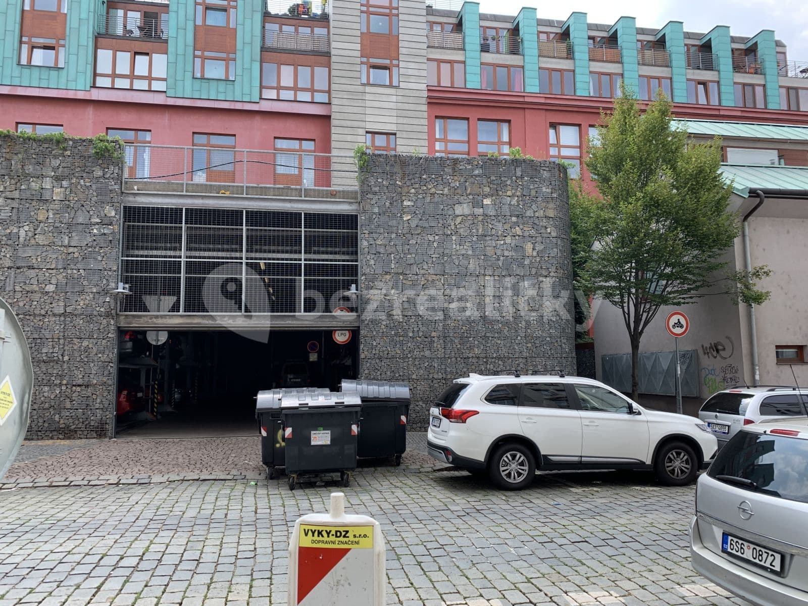 Prenájom garáže 12 m², Novákových, Praha, Praha Prenájom garáže 12 m², Novákových, Praha, Praha