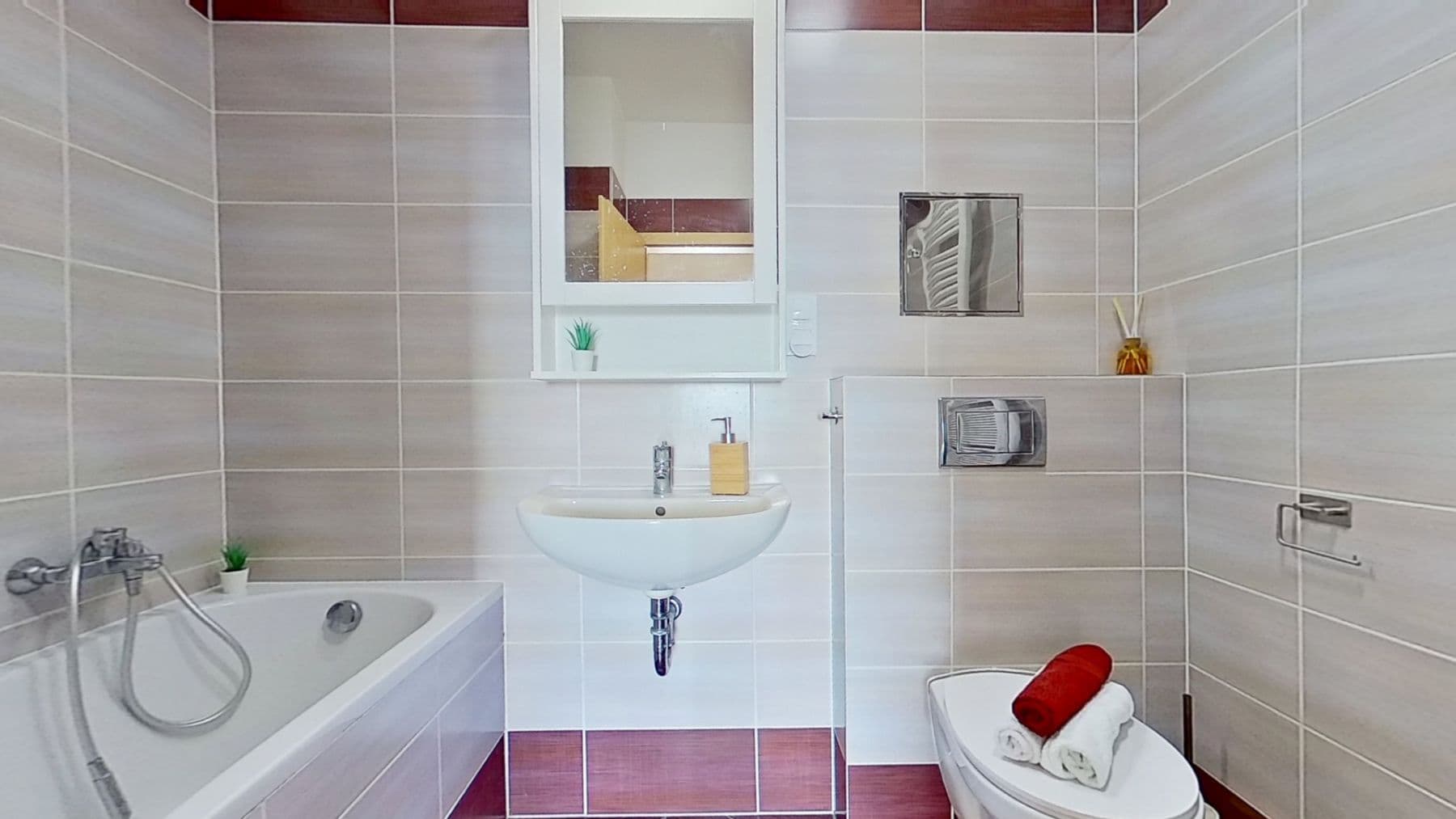 Prenájom bytu 1-izbový 33 m², Mantovská, Praha, Praha Prenájom bytu 1-izbový 33 m², Mantovská, Praha, Praha