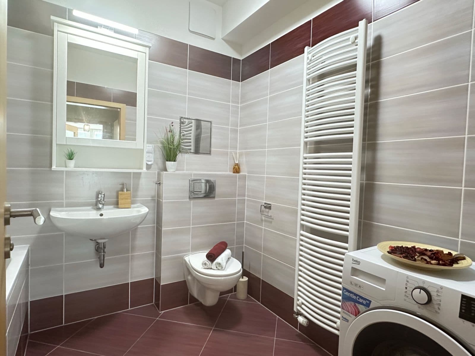 Prenájom bytu 1-izbový 33 m², Mantovská, Praha, Praha Prenájom bytu 1-izbový 33 m², Mantovská, Praha, Praha