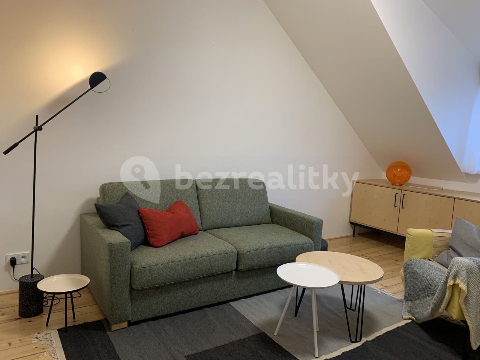 Prenájom bytu 1-izbový 46 m², Na Nivách, Praha, Praha Prenájom bytu 1-izbový 46 m², Na Nivách, Praha, Praha