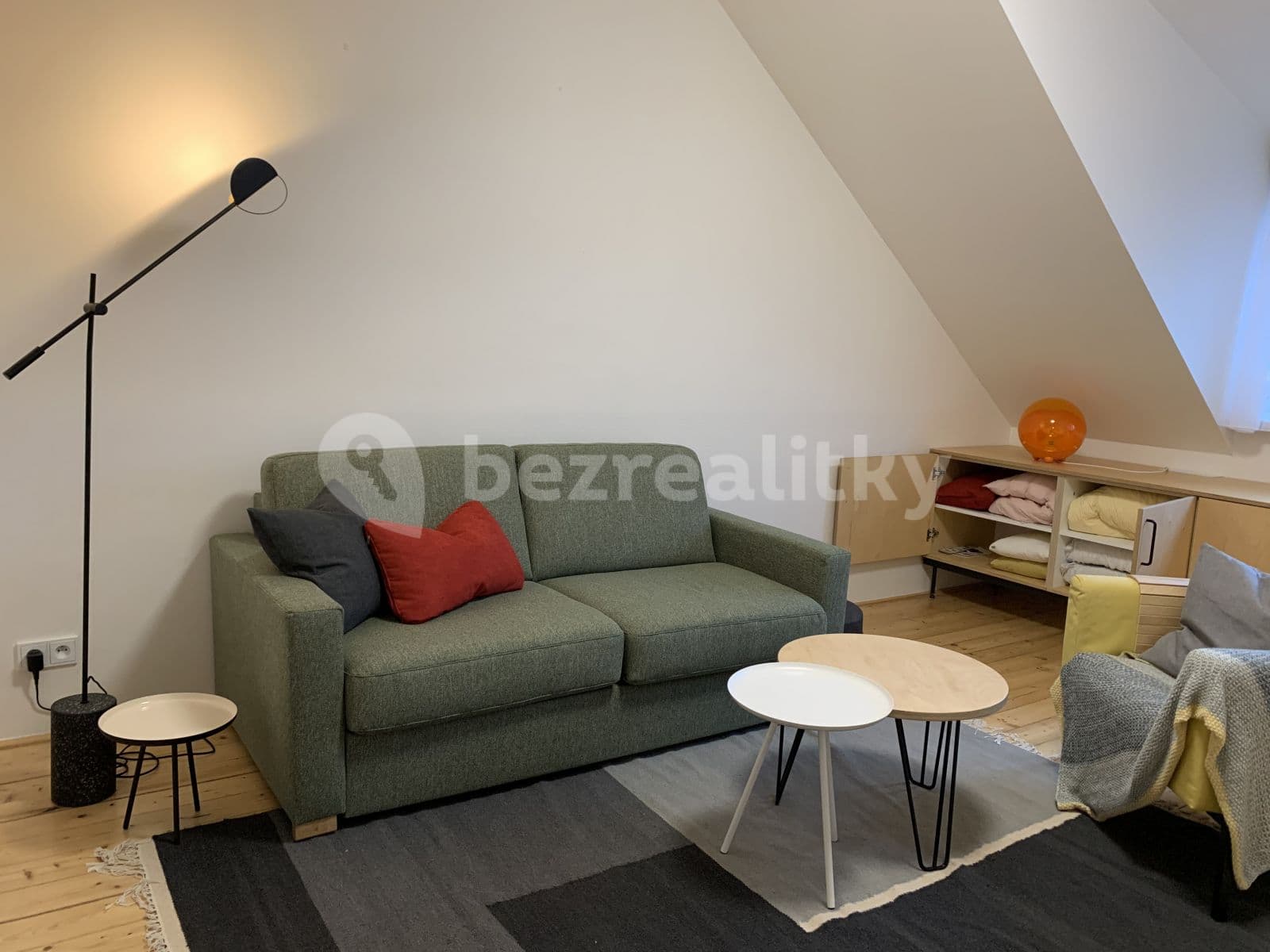 Prenájom bytu 1-izbový 46 m², Na Nivách, Praha, Praha Prenájom bytu 1-izbový 46 m², Na Nivách, Praha, Praha