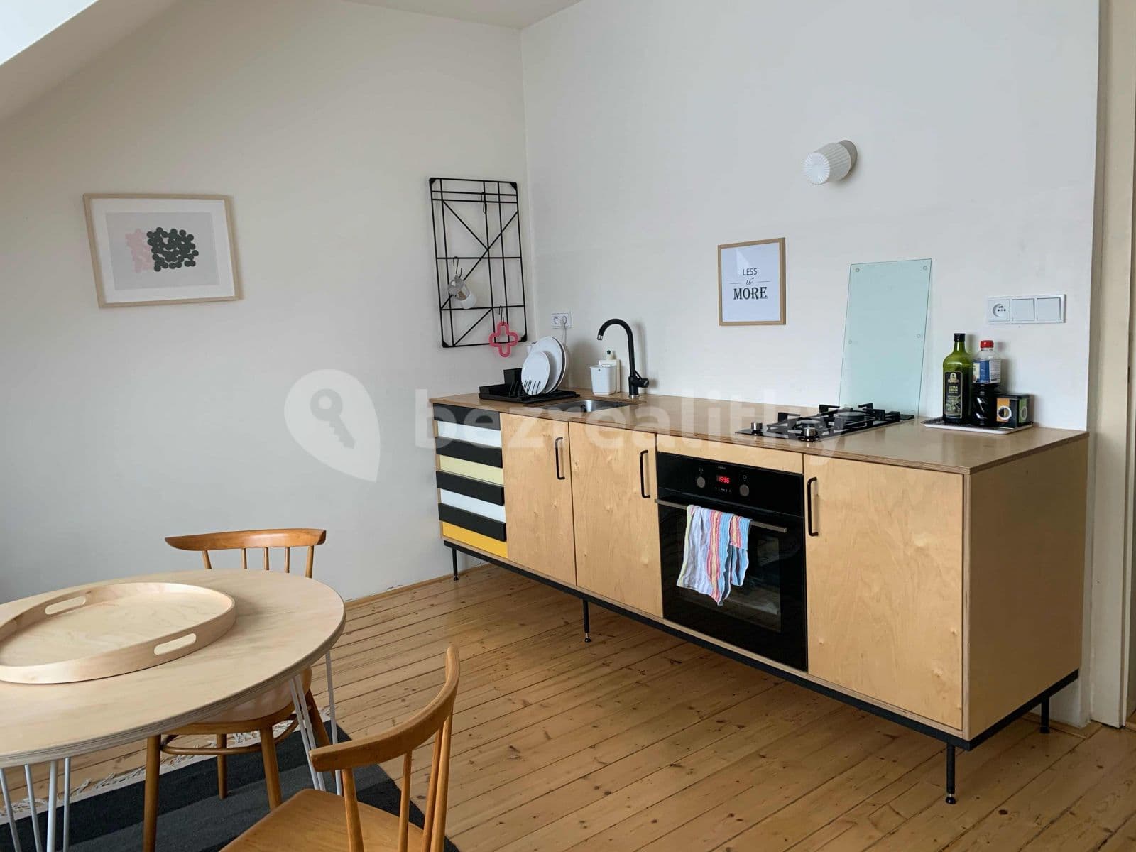 Prenájom bytu 1-izbový 46 m², Na Nivách, Praha, Praha Prenájom bytu 1-izbový 46 m², Na Nivách, Praha, Praha