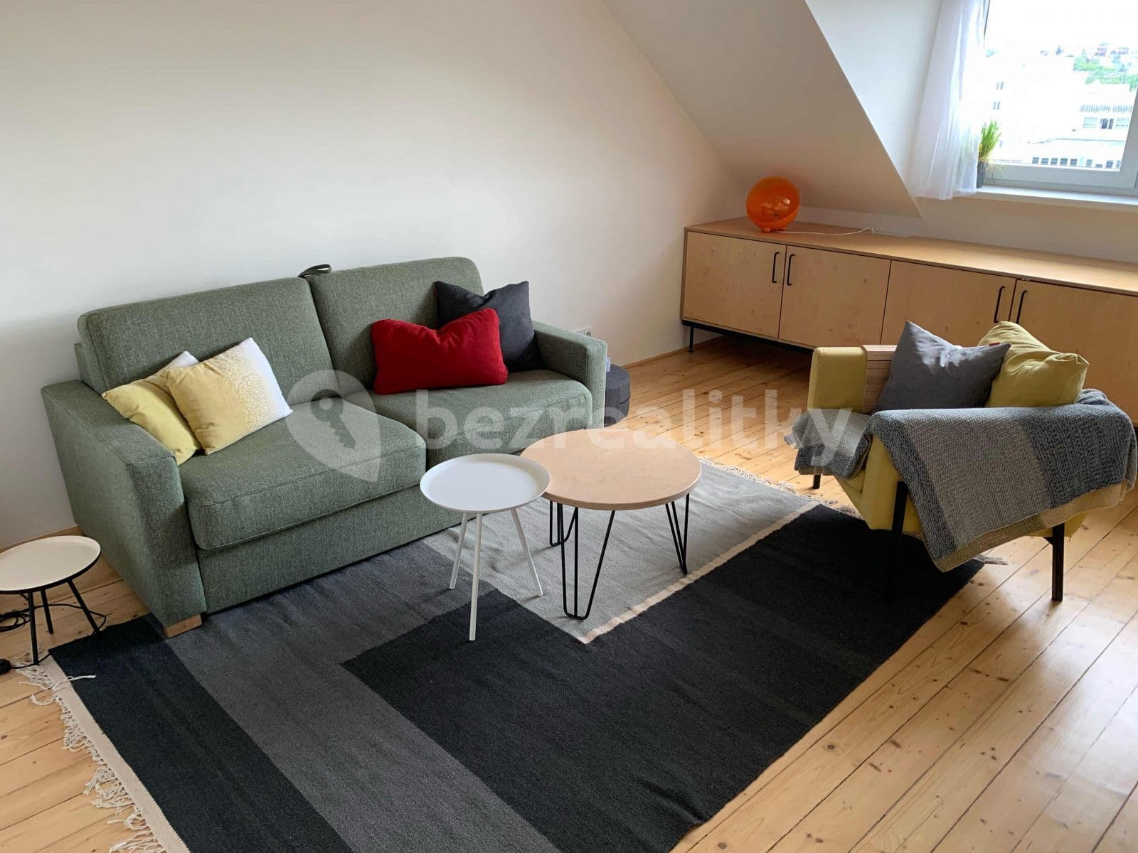 Prenájom bytu 1-izbový 46 m², Na Nivách, Praha, Praha Prenájom bytu 1-izbový 46 m², Na Nivách, Praha, Praha