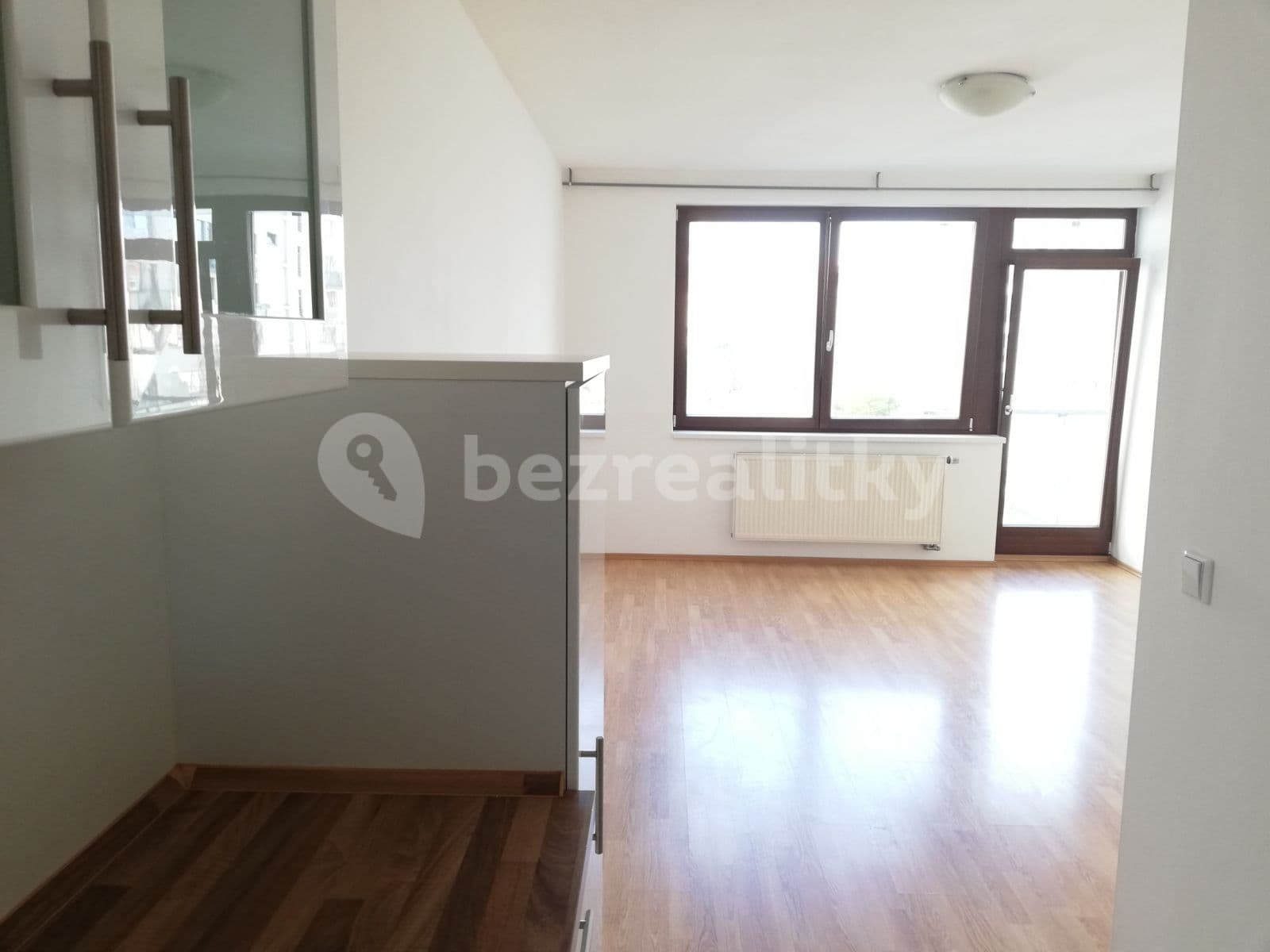 Prenájom bytu 2-izbový 55 m², Osadní, Praha, Praha Prenájom bytu 2-izbový 55 m², Osadní, Praha, Praha