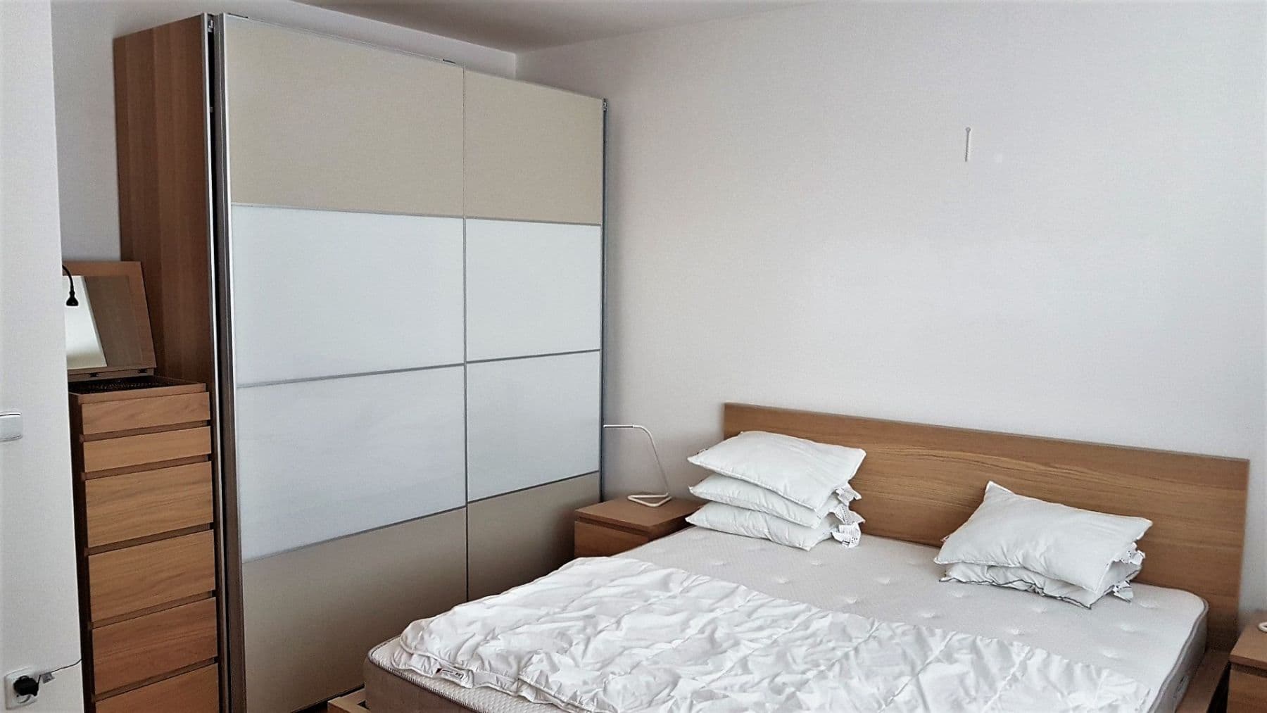 Prenájom bytu 2-izbový 68 m², Názovská, Praha, Praha Prenájom bytu 2-izbový 68 m², Názovská, Praha, Praha