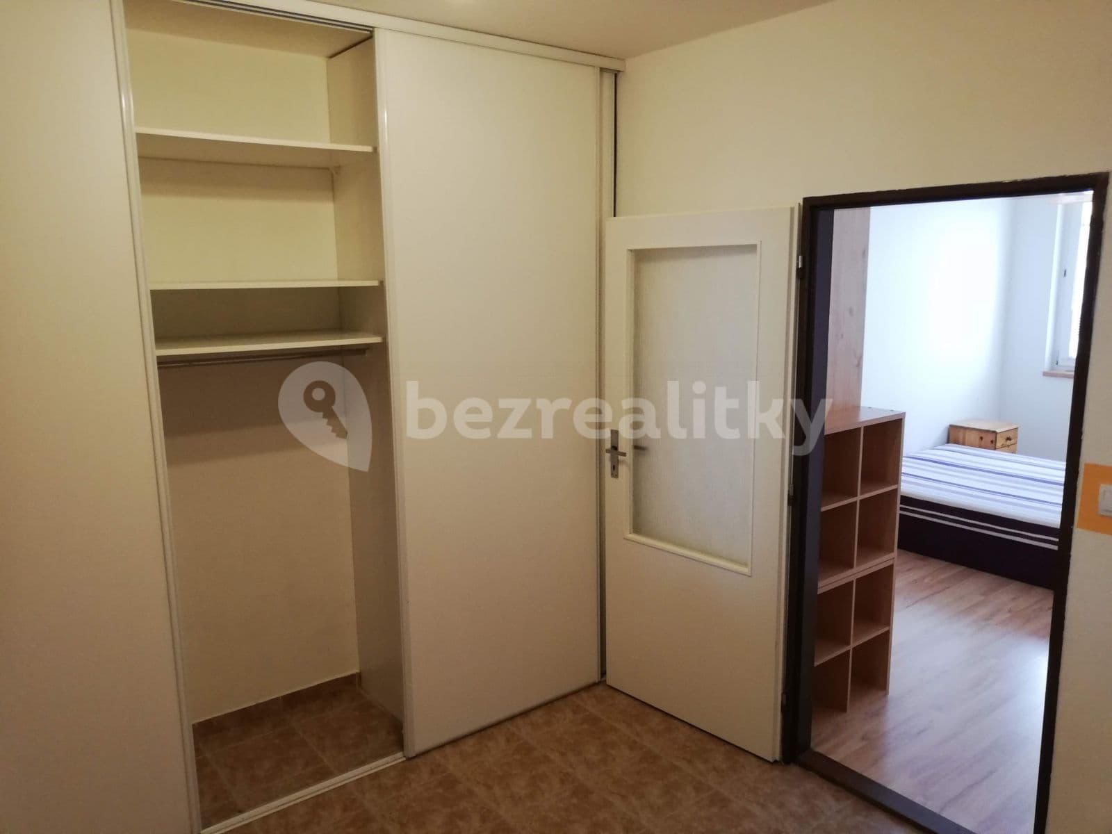 Prenájom bytu 2-izbový 43 m², Hnězdenská, Praha, Praha Prenájom bytu 2-izbový 43 m², Hnězdenská, Praha, Praha