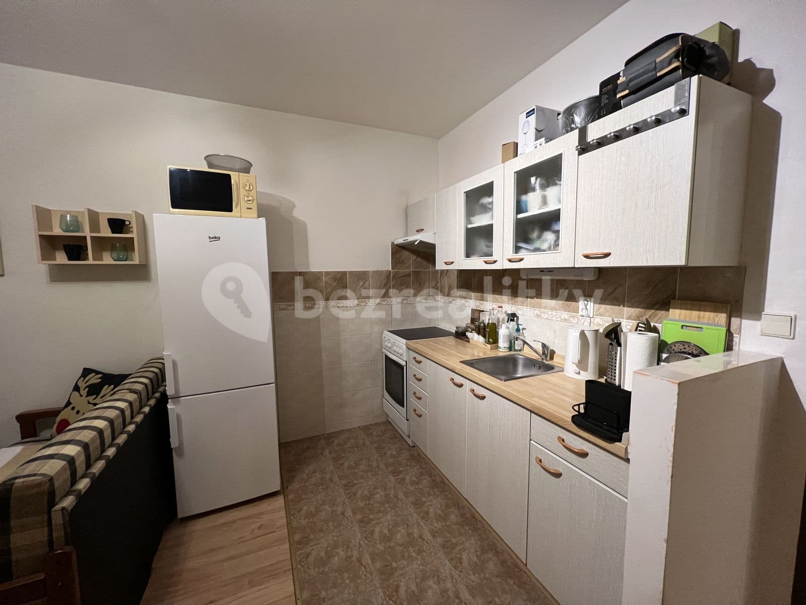 Prenájom bytu 2-izbový 43 m², Hnězdenská, Praha, Praha Prenájom bytu 2-izbový 43 m², Hnězdenská, Praha, Praha