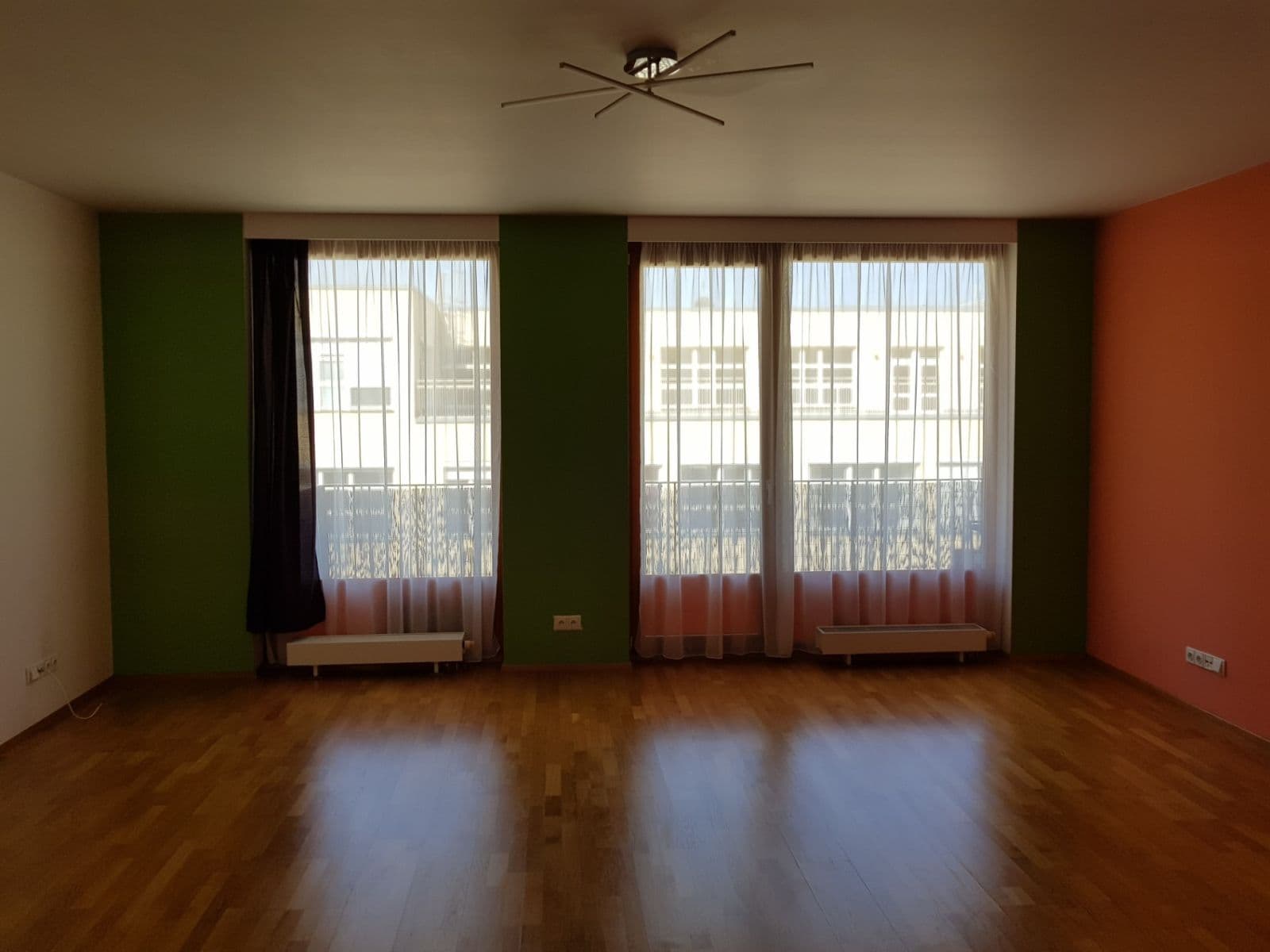 Prenájom bytu 1-izbový 47 m², Jeseniova, Praha, Praha Prenájom bytu 1-izbový 47 m², Jeseniova, Praha, Praha