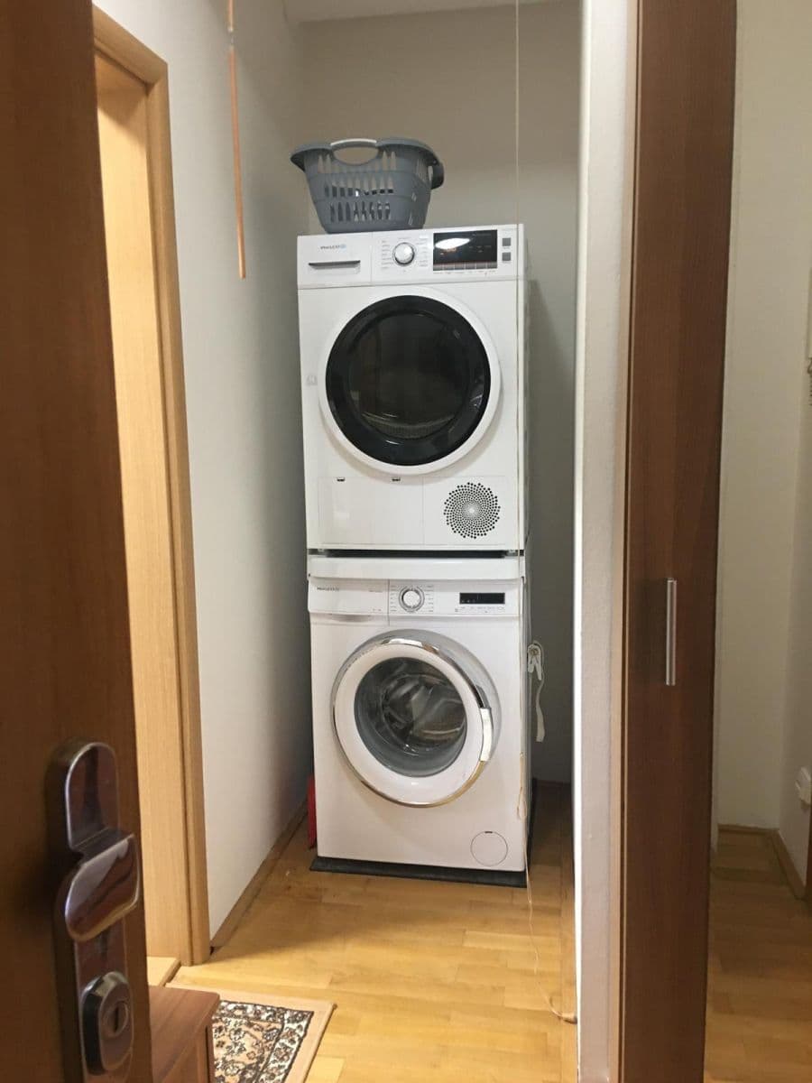 Prenájom bytu 2-izbový 56 m², Trojská, Praha, Praha Prenájom bytu 2-izbový 56 m², Trojská, Praha, Praha