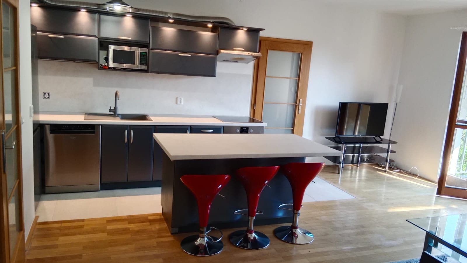 Prenájom bytu 2-izbový 56 m², Trojská, Praha, Praha Prenájom bytu 2-izbový 56 m², Trojská, Praha, Praha