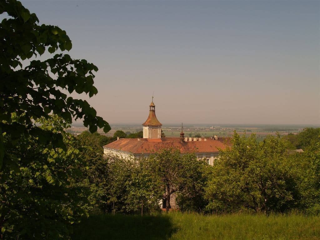 Predaj nebytového priestoru 9.800 m², Přestavlky, Přestavlky, Olomoucký kraj Predaj nebytového priestoru 9.800 m², Přestavlky, Přestavlky, Olomoucký kraj