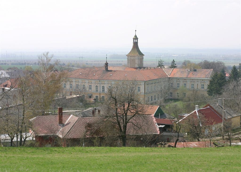 Predaj nebytového priestoru 9.800 m², Přestavlky, Přestavlky, Olomoucký kraj Predaj nebytového priestoru 9.800 m², Přestavlky, Přestavlky, Olomoucký kraj